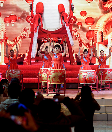 “在(zài)一(yī / yì ／yí)起，創未來(lái)”冷記2021年會
